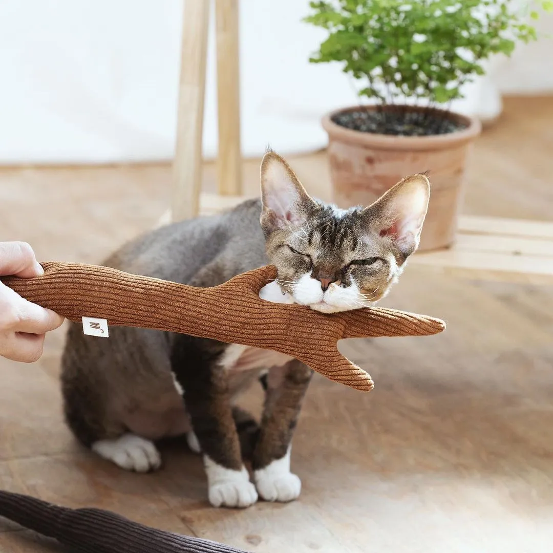 ASH WOOD MATATABI CAT TOY