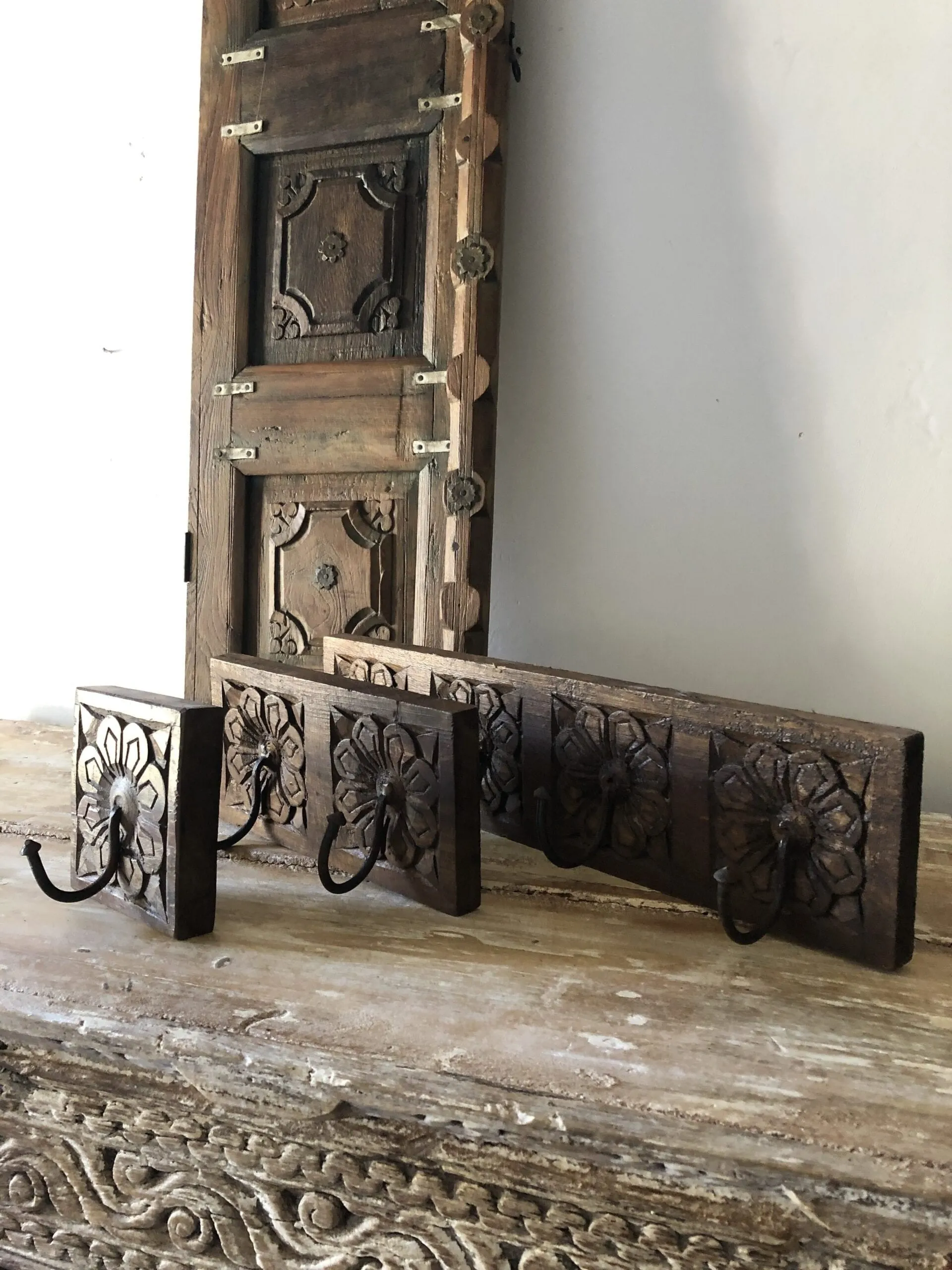 Floral Hand Carved Indian Wooden Coat Rack Wall Hanger With 4 Hooks