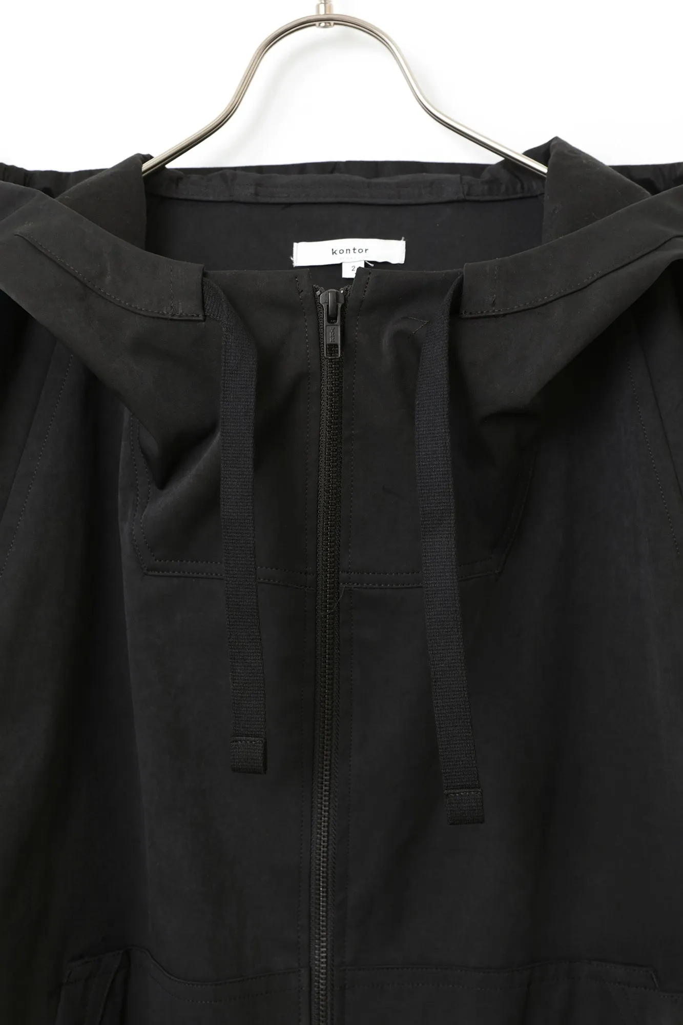 kontor / ADJUSTABLE ANORAK