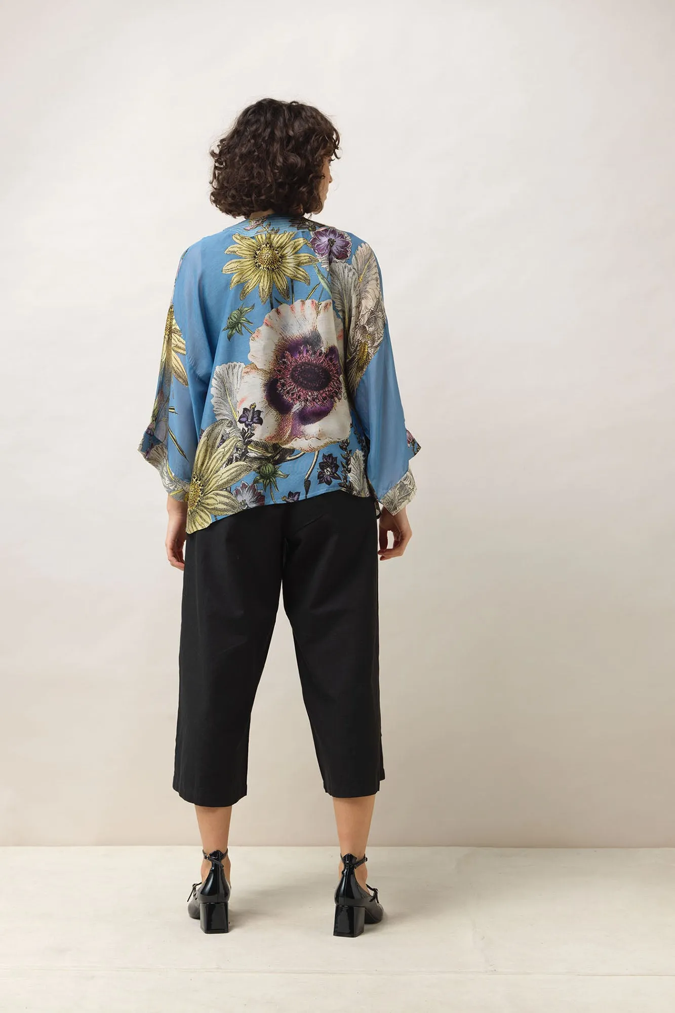 ONE HUNDRED STARS | Short Kimono Daisy Cornflower Blue