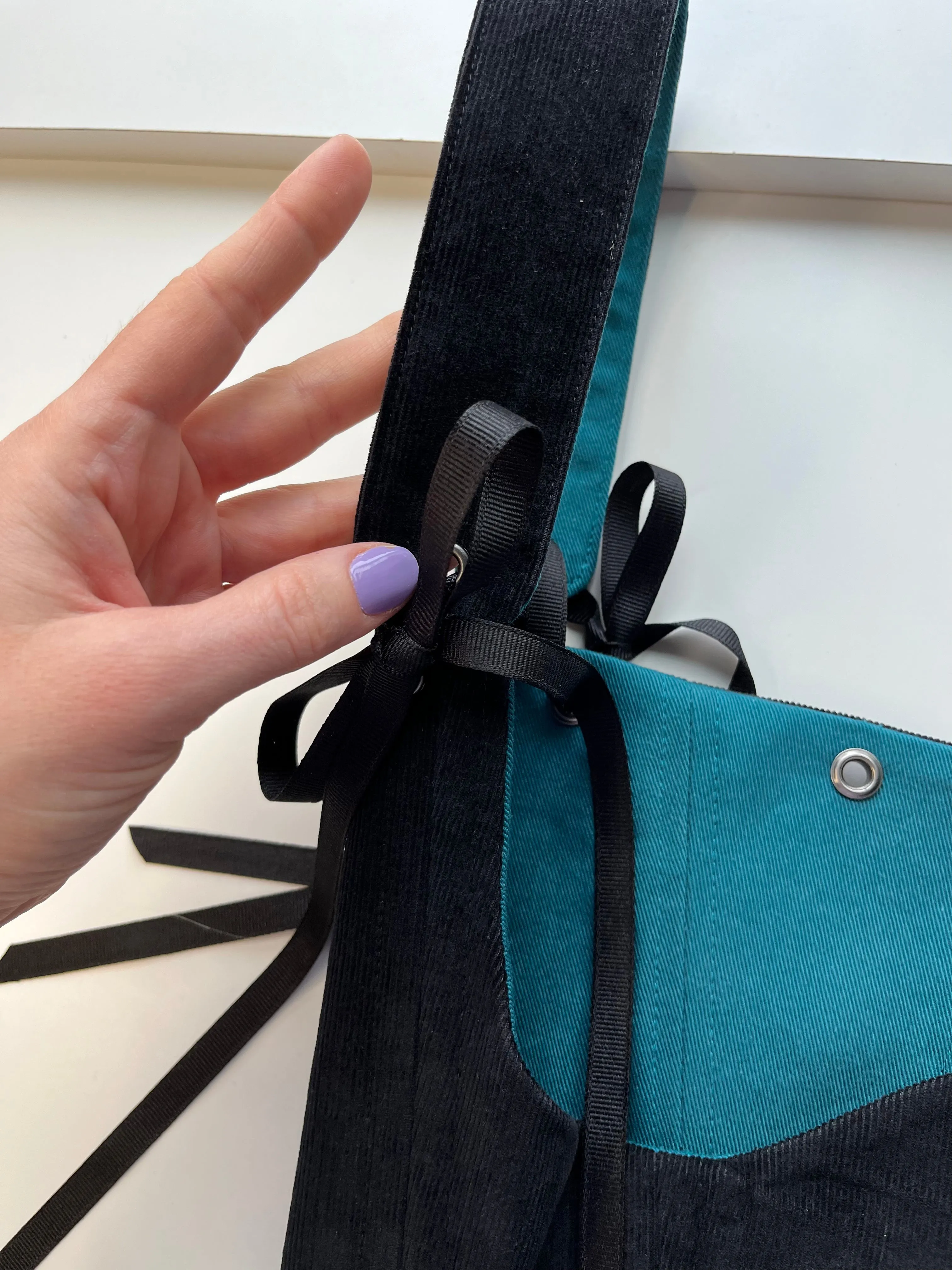 ✨Order for Livia✨Reversible black corduroy /  teal underbust corsage