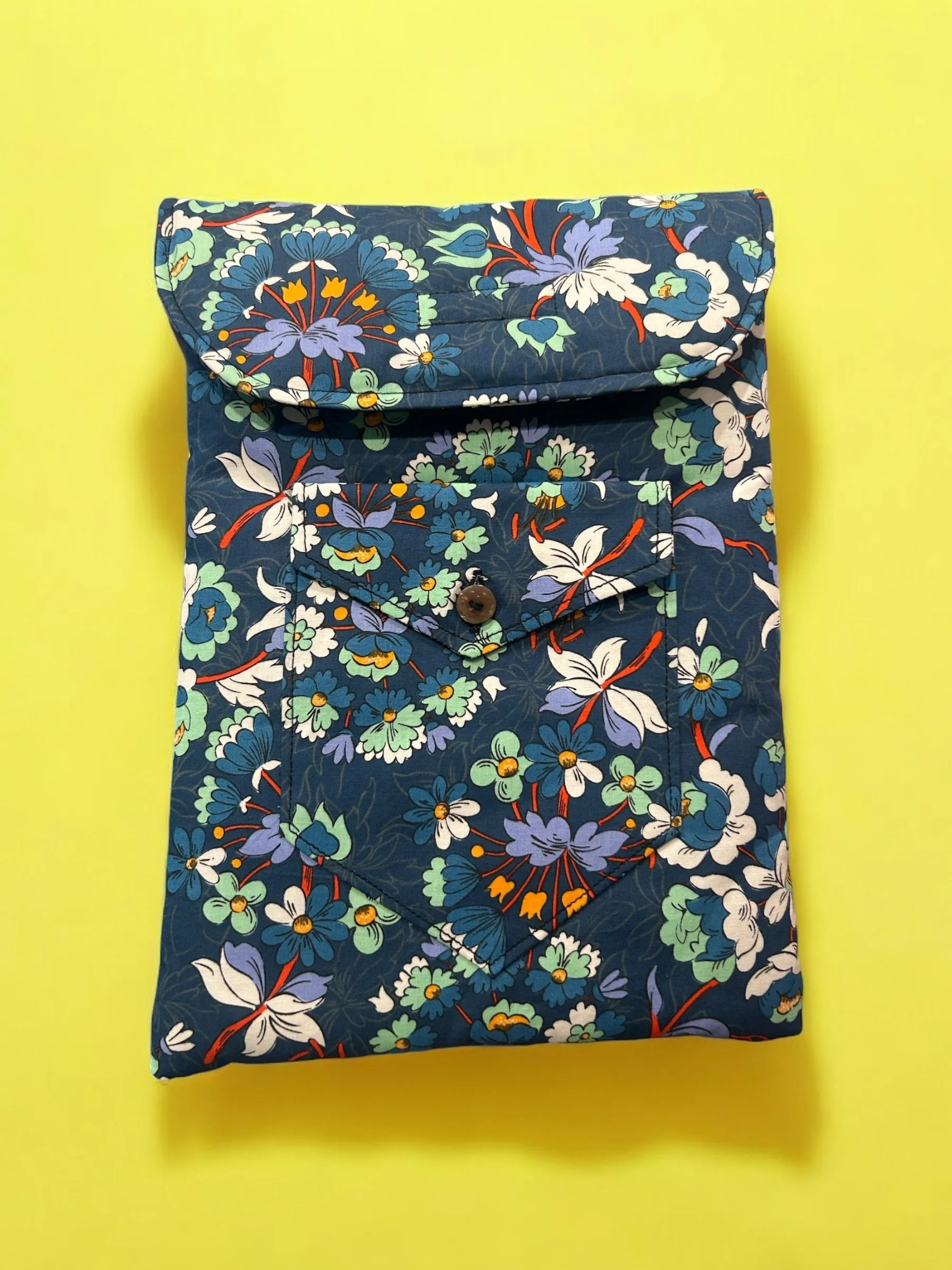 The Evening Blooms 💐 13inch BeeKeeper Laptop Sleeve