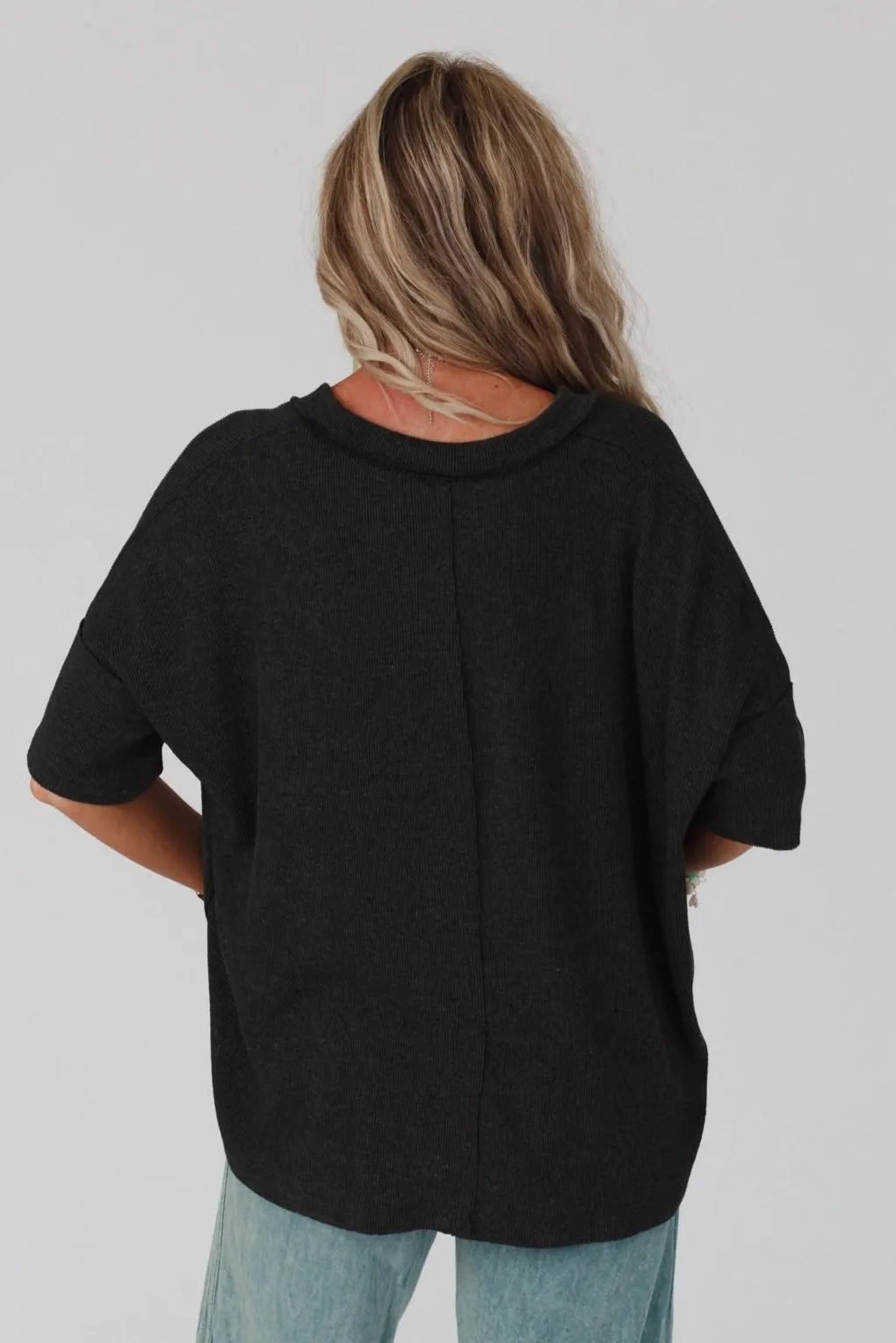 The Nest On The Go V Neck Ribbed Essential Tee - Charcoal