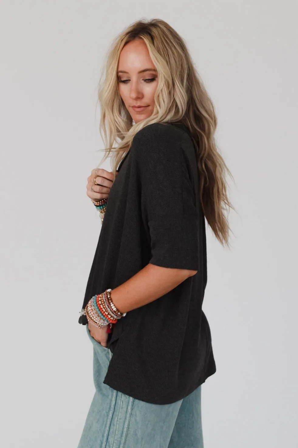 The Nest On The Go V Neck Ribbed Essential Tee - Charcoal