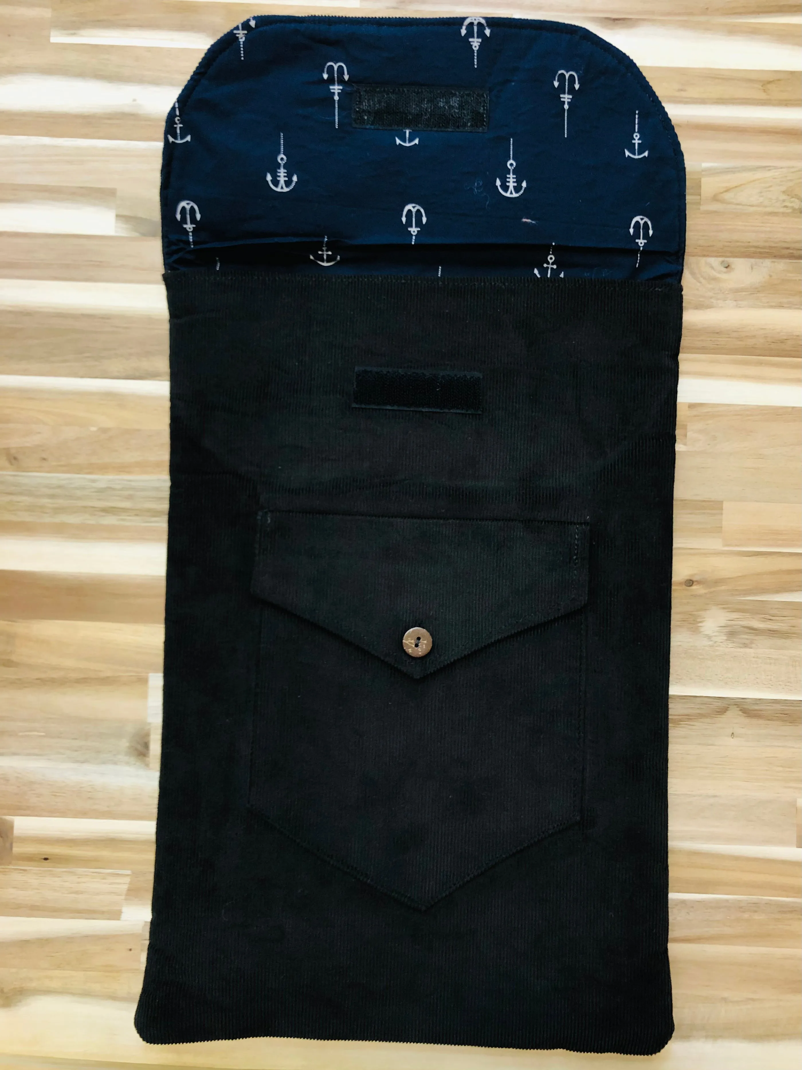 THE PANDA CHAI CORDUROY 15inch BeeKeeper Laptop Sleeve