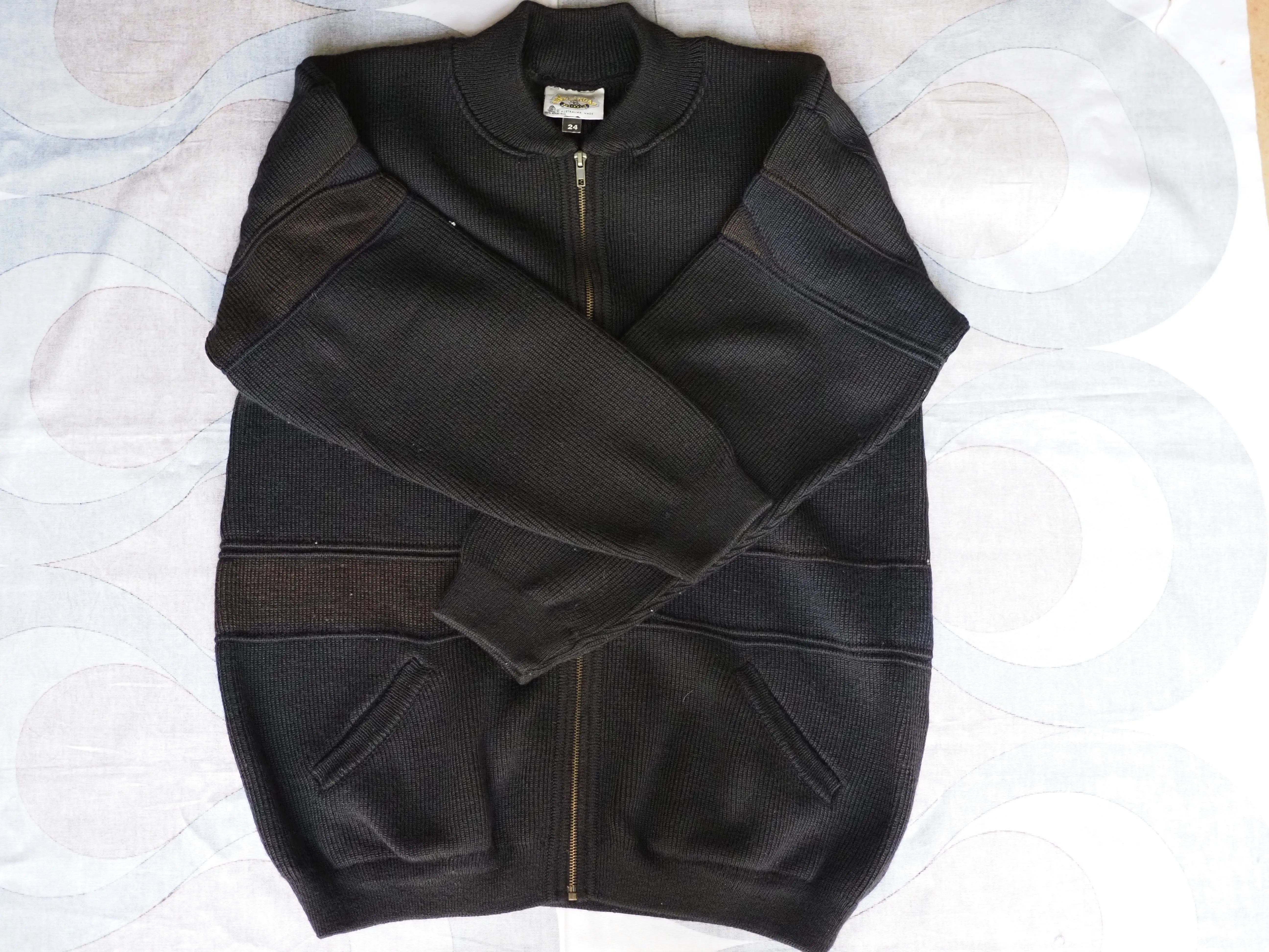 Vintage 1990s 3D knitted pure merino wool cardigan, made in Australia, XXL.