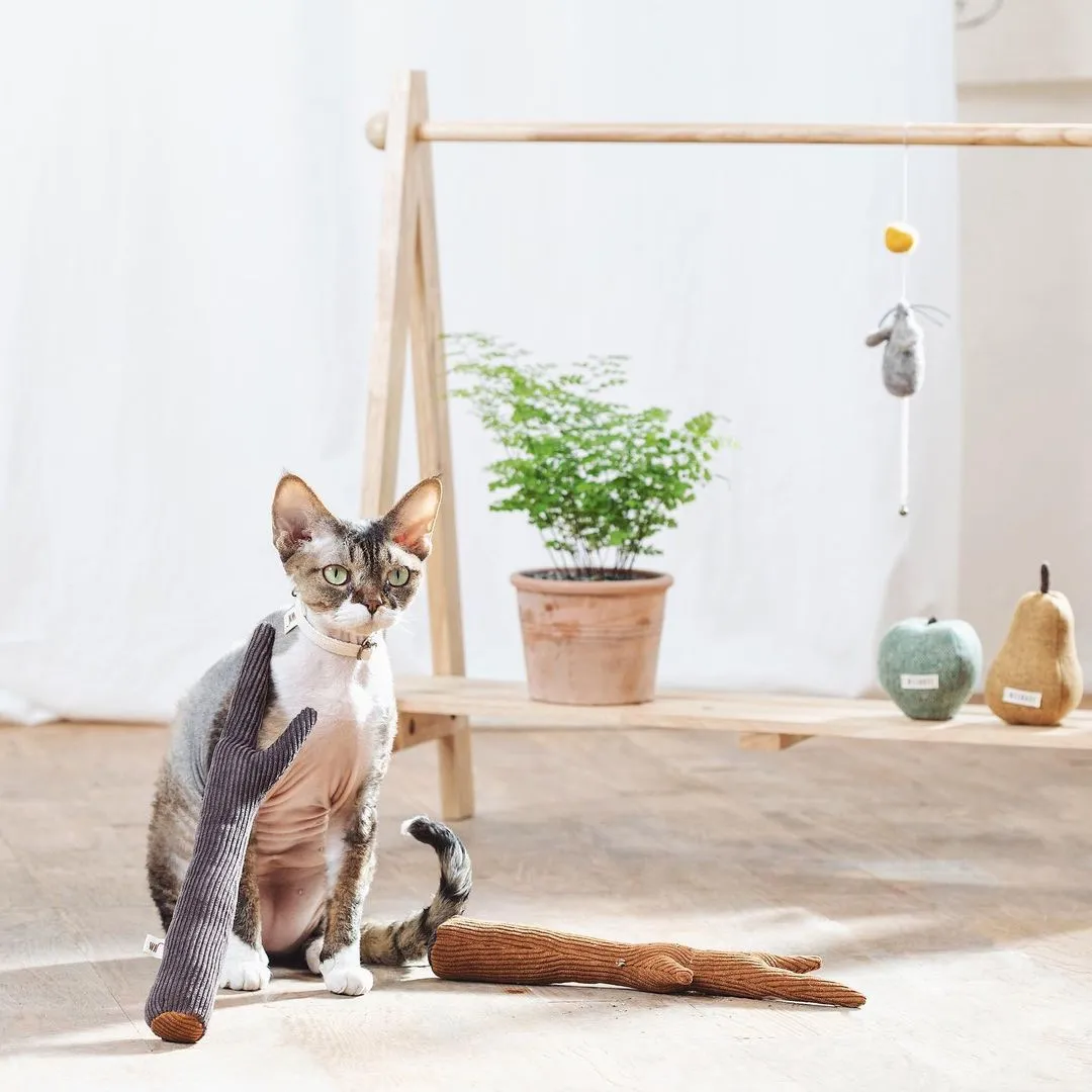 WALNUT WOOD CATNIP TOY