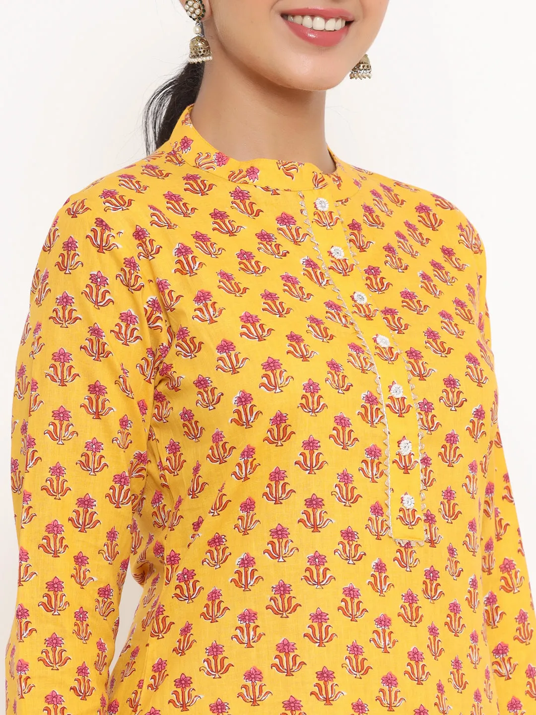 Women Yellow Cotton Kurta Set With Dupatta